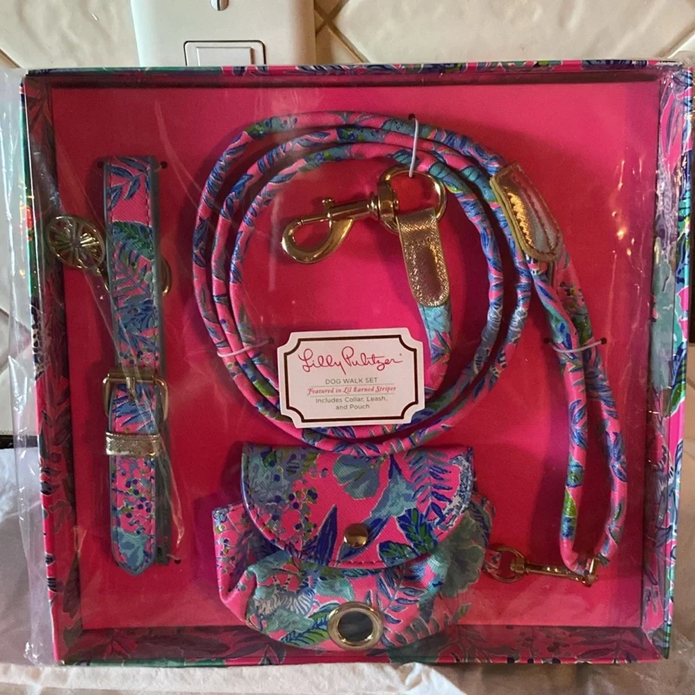 New in packaging Lilly Pulitzer Dog Walk Set_2